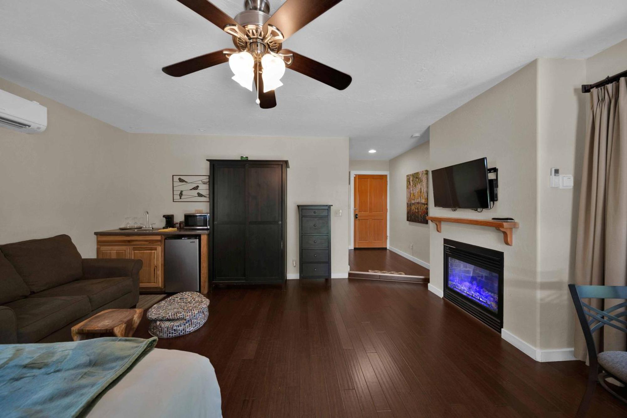 The Inn At Shasta Lake Lakehead Exterior photo